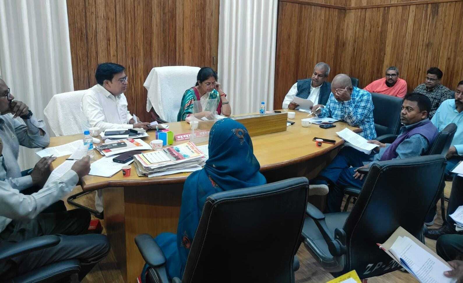 किराया लंबित वाले दुकानों में करे तालाबंदी : जिप अध्यक्ष