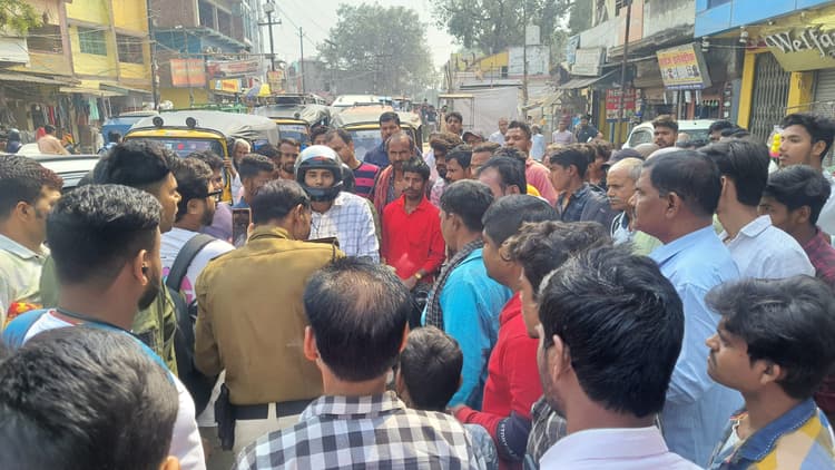 Aurangabad News: मामूली बात पर महिला सिपाही व वकील भिड़े, बहसबाजी से लगा जाम