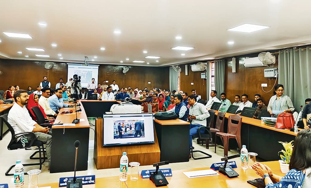 शिक्षकों को दिया गया औपबंधिक नियुक्ति पत्र