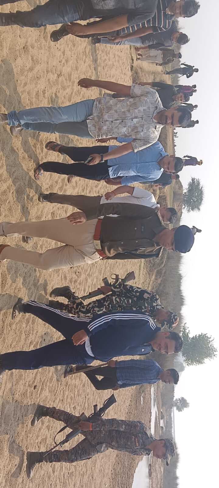 बालू माफिया ने पुलिस टीम पर की गोलीबारी, आत्मरक्षा में पुलिस ने भी किया फायरिंग, जांच में जुटे पदाधिकारी