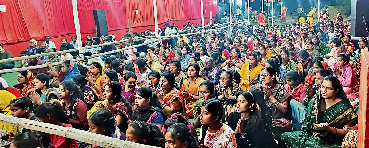 केवट प्रसंग व भरत मिलाप के मार्मिक वर्णन से नम हुईं आंखें