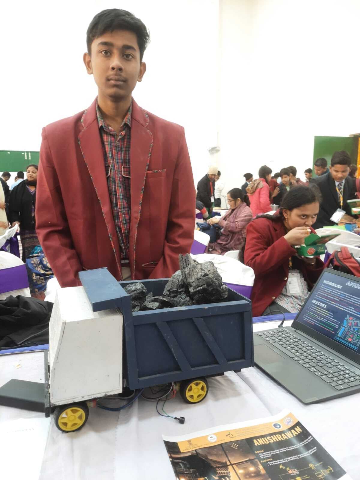 Dhanbad News: डीएवी कोयलानगर के तुहिन जापान में अपने मॉडल का करेगा प्रदर्शन