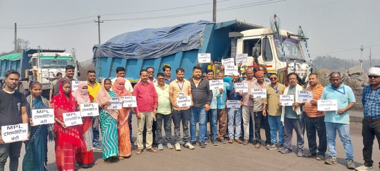 Bokaro News : हाइवा कोयलांचल ऑनर एसो. ने कोल ट्रांसपोर्टिंग रोकी