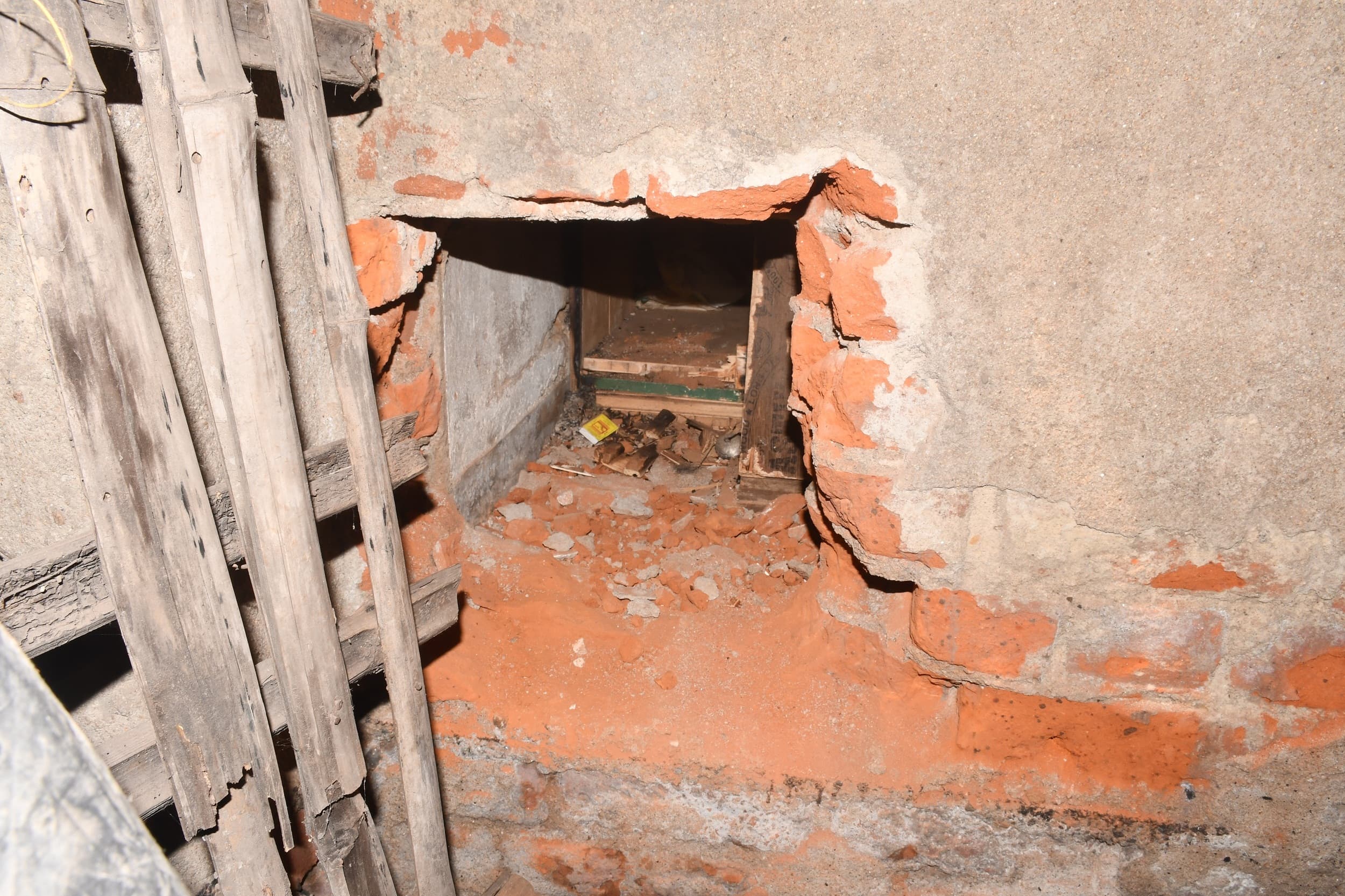 Bokaro News : जगदंबा ज्वेलर्स में सेंधमारी कर 25 लाख के जेवर चोरी