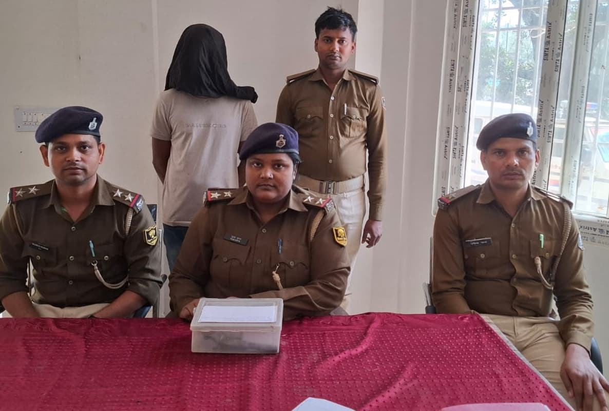 मायके में पत्नी को कटा दिखा डराना पड़ा महंगा, पति गिरफ्तार