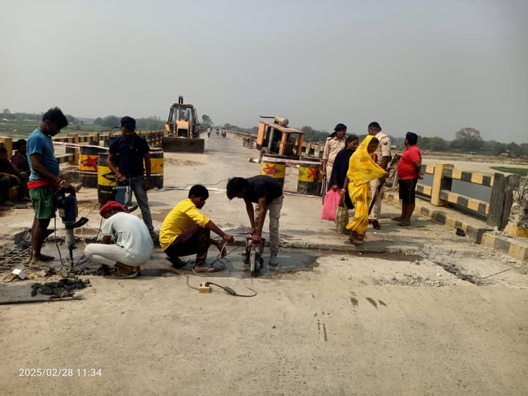 एनएच 81 लाभा पुल के क्षतिग्रस्त हिस्से को दुरूस्त करने के लिए युद्धस्तर पर चल रहा काम