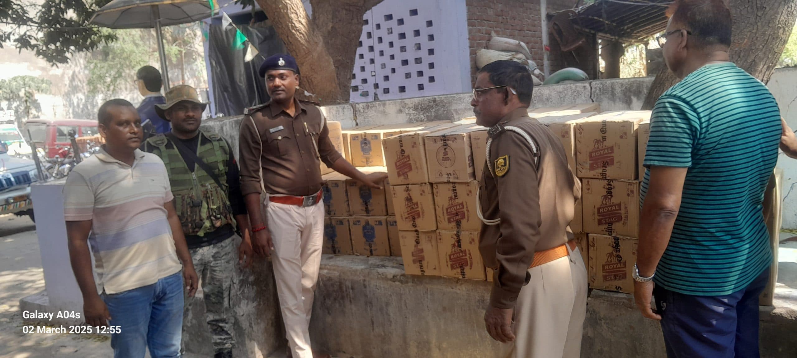 पिकअप से 531 लीटर शराब बरामद, दो तस्कर गिरफ्तार