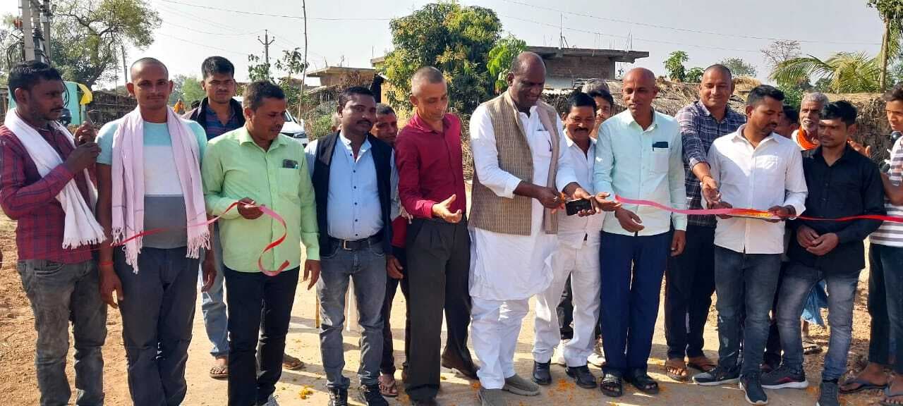 जिला परिषद अध्यक्ष ने पीसीसी का किया उद्घाटन