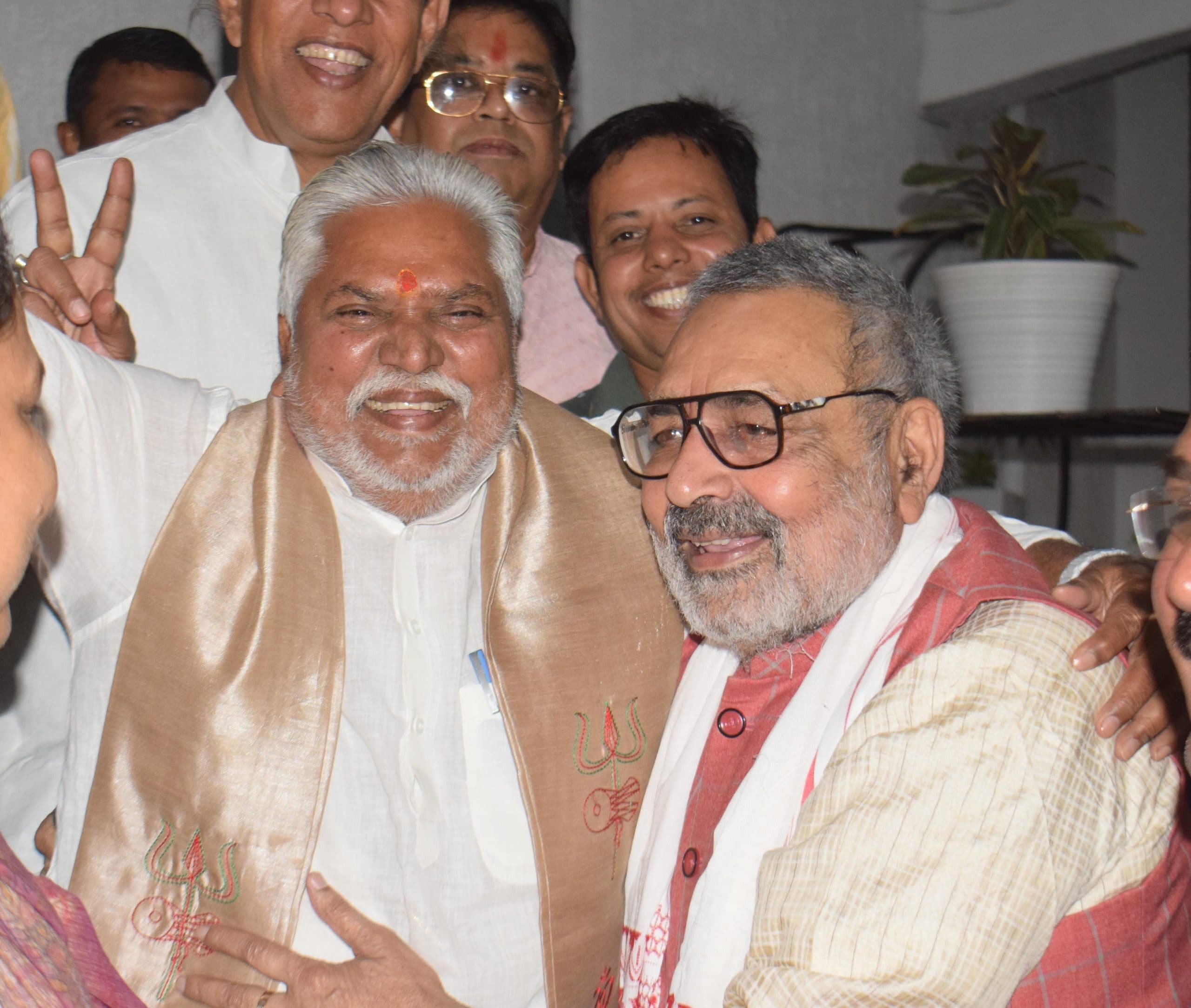 बिहार के बुनकरों की समस्याओं से केंद्रीय मंत्री को कराया अवगत