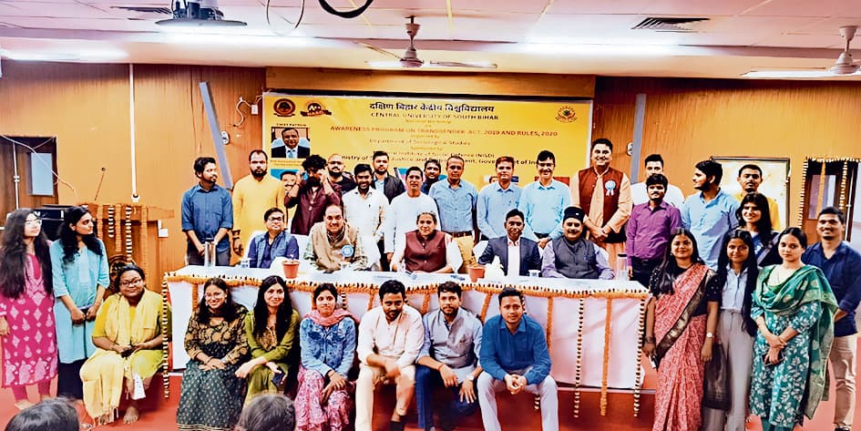 Gaya News : ट्रांसजेंडरों को अपनी स्वयं की पहचान चुनने के लिए स्वीकृति और स्वतंत्रता की आवश्यकता