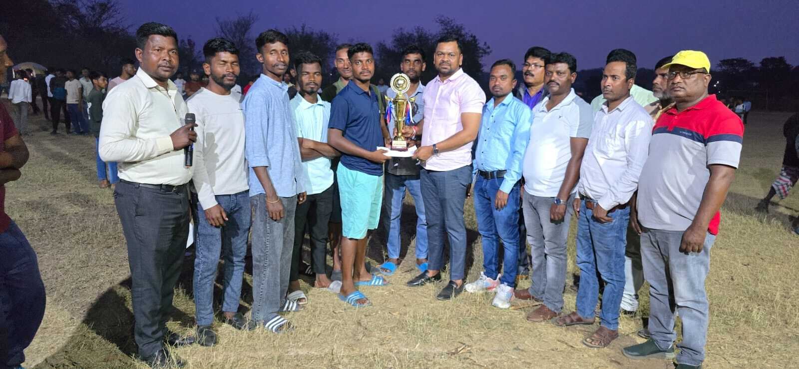 Jamshedpur news.जिलिंगगोड़ा की वीर डिबा किशुन मेमोरियल सोसाइटी टीम बनी विजेता