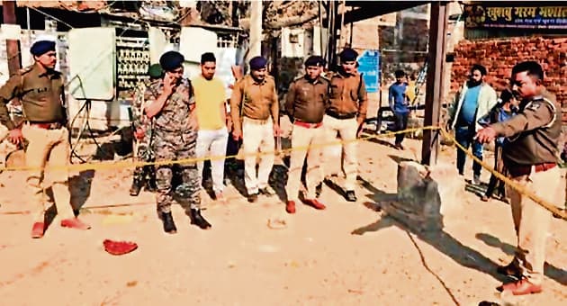 Gopalganj News : तिलक समारोह में पार्किंग के विवाद में युवक को चेहरे पर पिस्टल सटाकर मारी गोली, रेफर