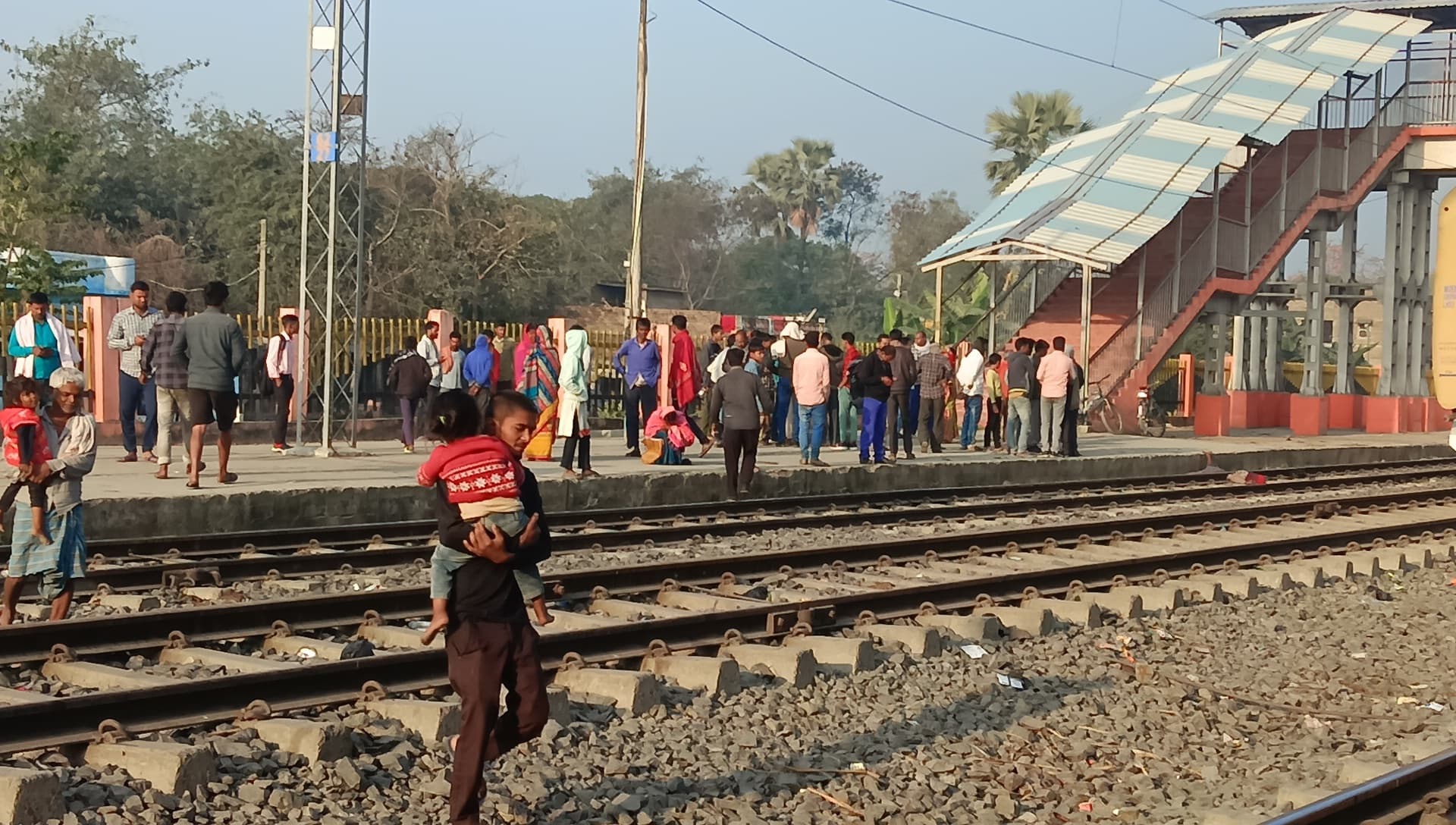 Samastipur News: सिंघिया घाट स्टेशन पर ट्रेन से कट कर अधेड़ की मौत