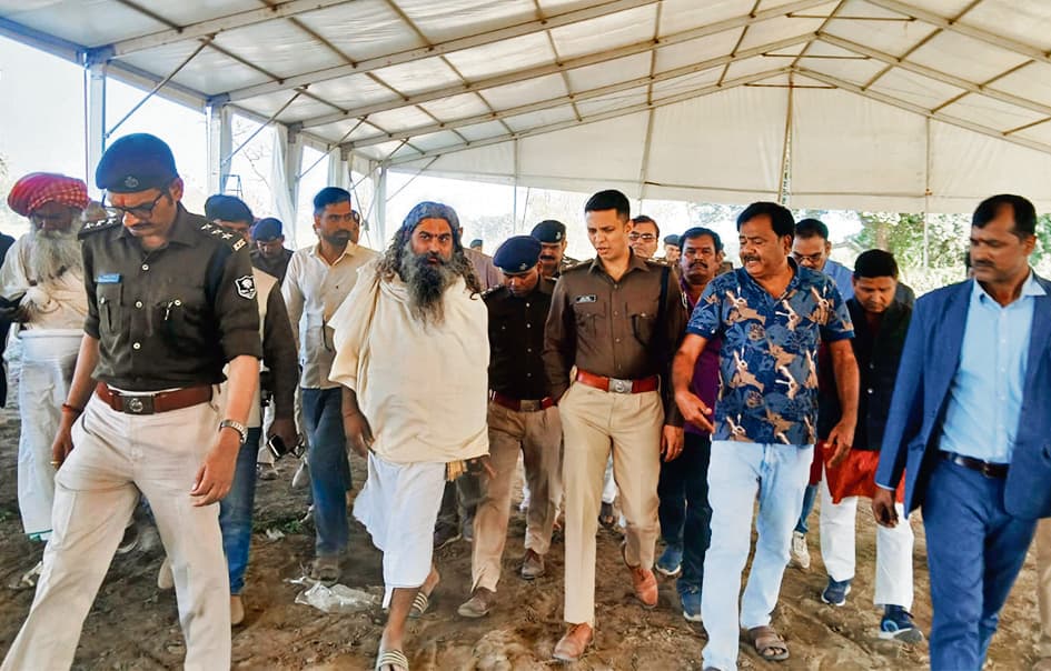 Gopalganj News : पंडित धीरेंद्र शास्त्री के कार्यक्रम में सुरक्षा के होंगे पुख्ता प्रबंध, लगेंगे 2500 पुलिसकर्मी