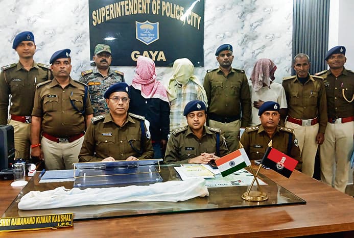 Gaya News : एसटीएफ के हत्थे चढ़ा 50 हजार रुपये का इनामी अपराधी