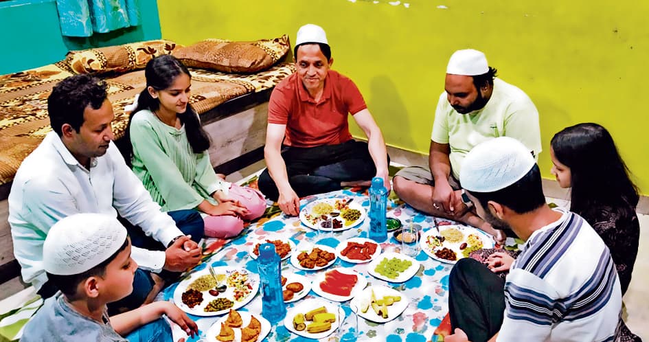 Gopalganj News : पहले अशरे को लेकर गुलजार रहीं तमाम मस्जिदें, पहले दिन रखा रोजा