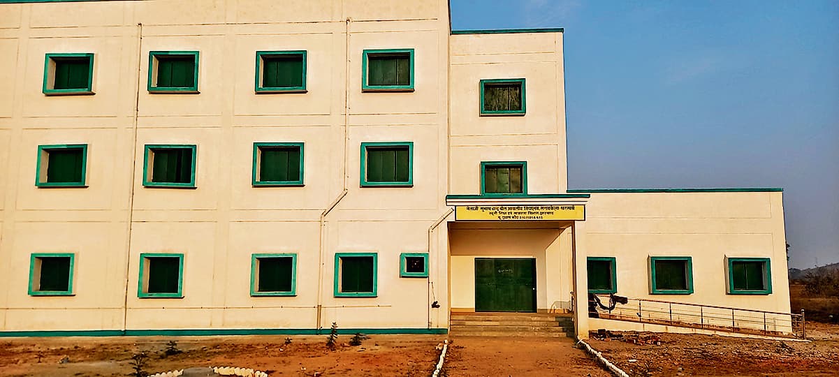 seraikela kharsawan news: दितसाही में 2.23 करोड़ से तीन मंजिला स्कूल भवन तैयार, नये सत्र में शिफ्ट होगा नेताजी सुभाष चंद्र बोस आवासीय विद्यालय