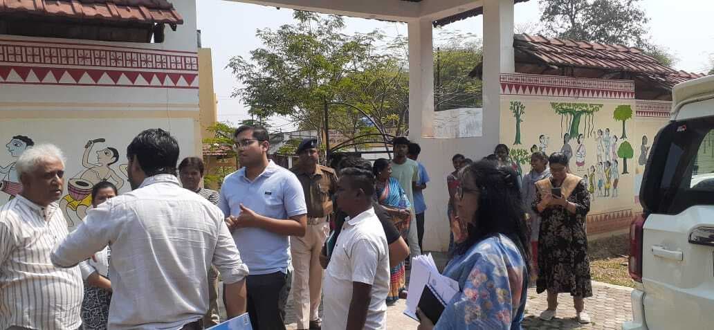 East Singhbhum News : घाटशिला में हेरिटेज विलेज, कोल्ड स्टोरेज व कचरा निष्पादन केंद्र जल्द शुरू होंगे : डीडीसी