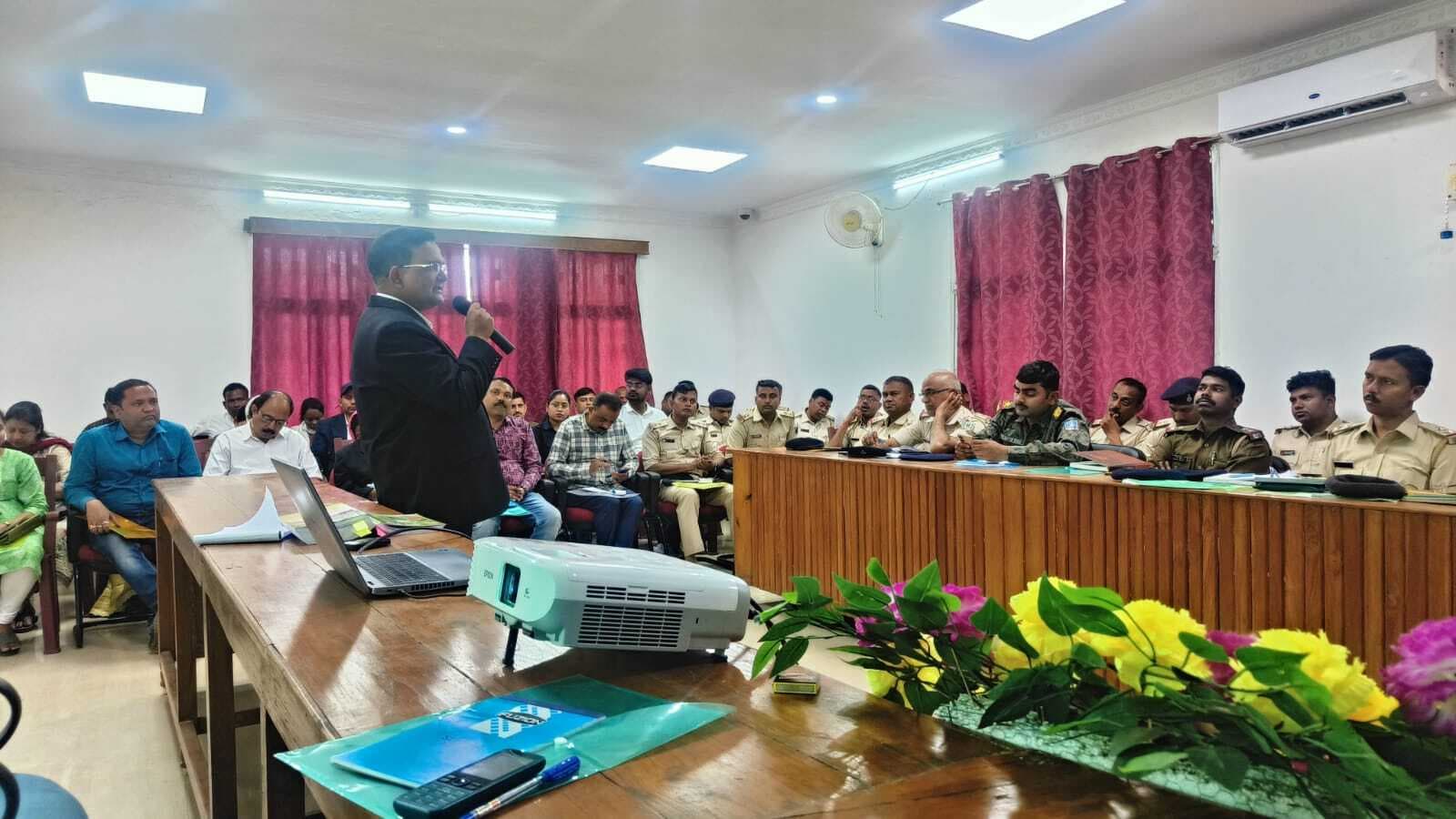 Chaibasa News : दुर्घटना के बाद इंश्योरेंस कंपनी को जानकारी दे पुलिस : राजीव