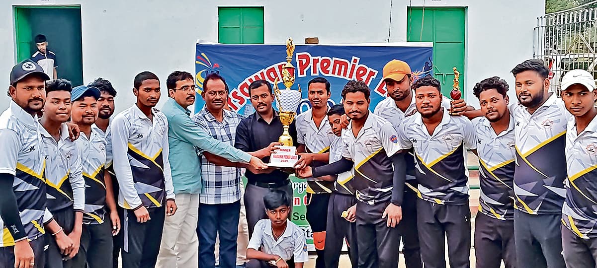 बीकेआर कंस्ट्रक्शन को हरा रॉयल इंटरप्राइजेज बना विजेता