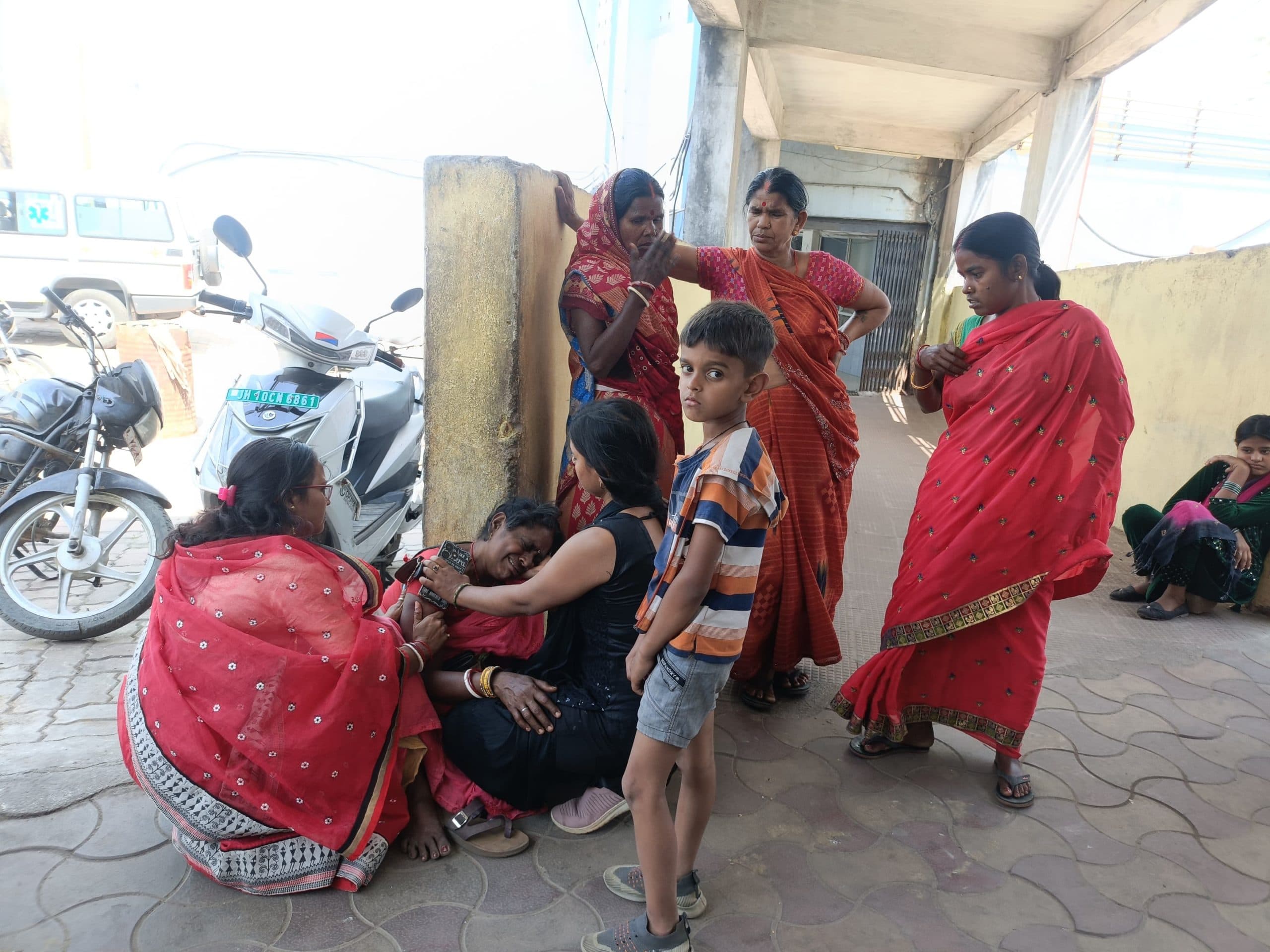 Dhanbad News: हृदयाघात के मरीज को समय पर नहीं मिला इलाज, हुई मौत