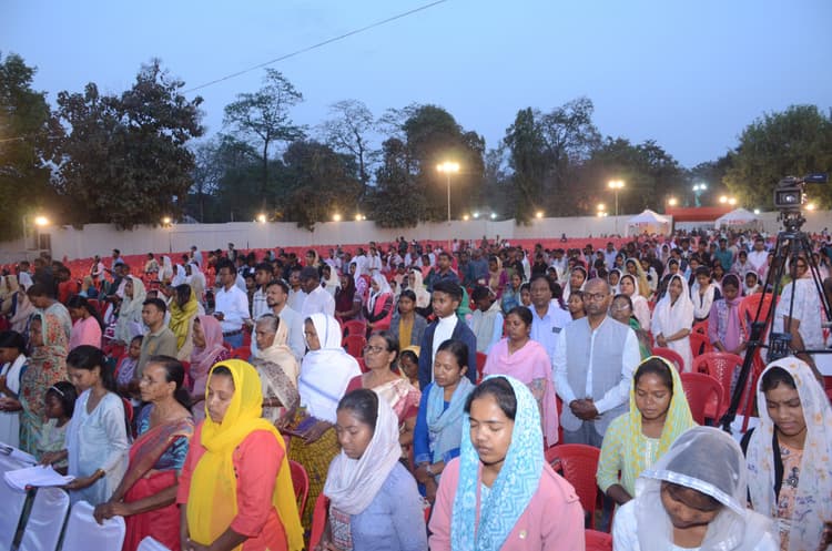 ranchi news : रांची के संत पॉल्स स्कूल मैदान में आध्यात्मिक सभा, डॉ आचार्य विकास ने कहा, यीशु ने संसार के पाप को अपने ऊपर लिया
