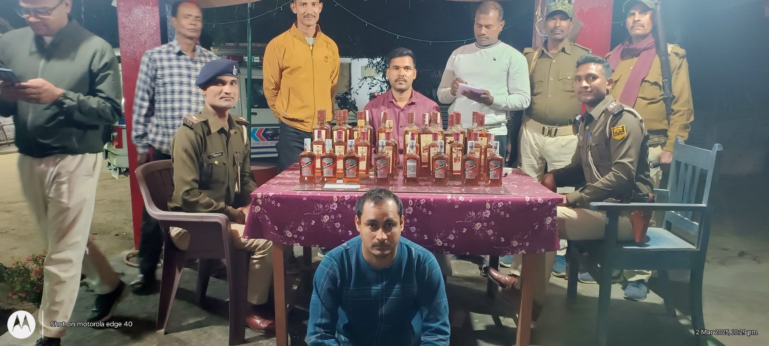 41 बोतल शराब बरामद, तस्कर गिरफ्तार