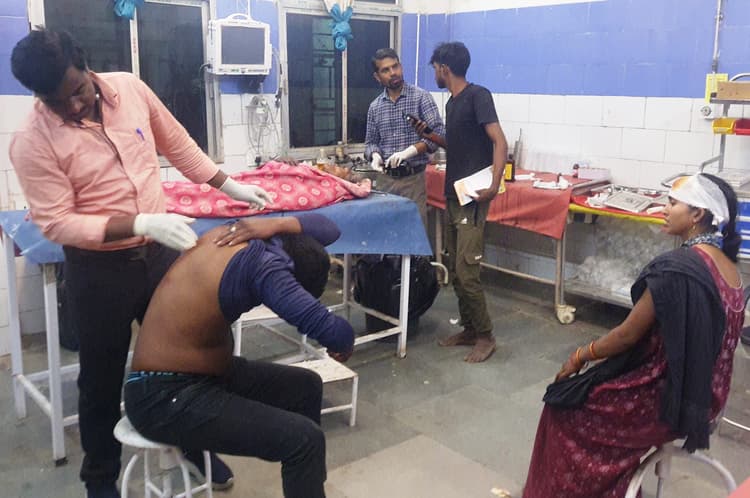 घरेलू व जमीन के विवाद को लेकर दो पक्षों में हिंसक झड़प, आठ जख्मी