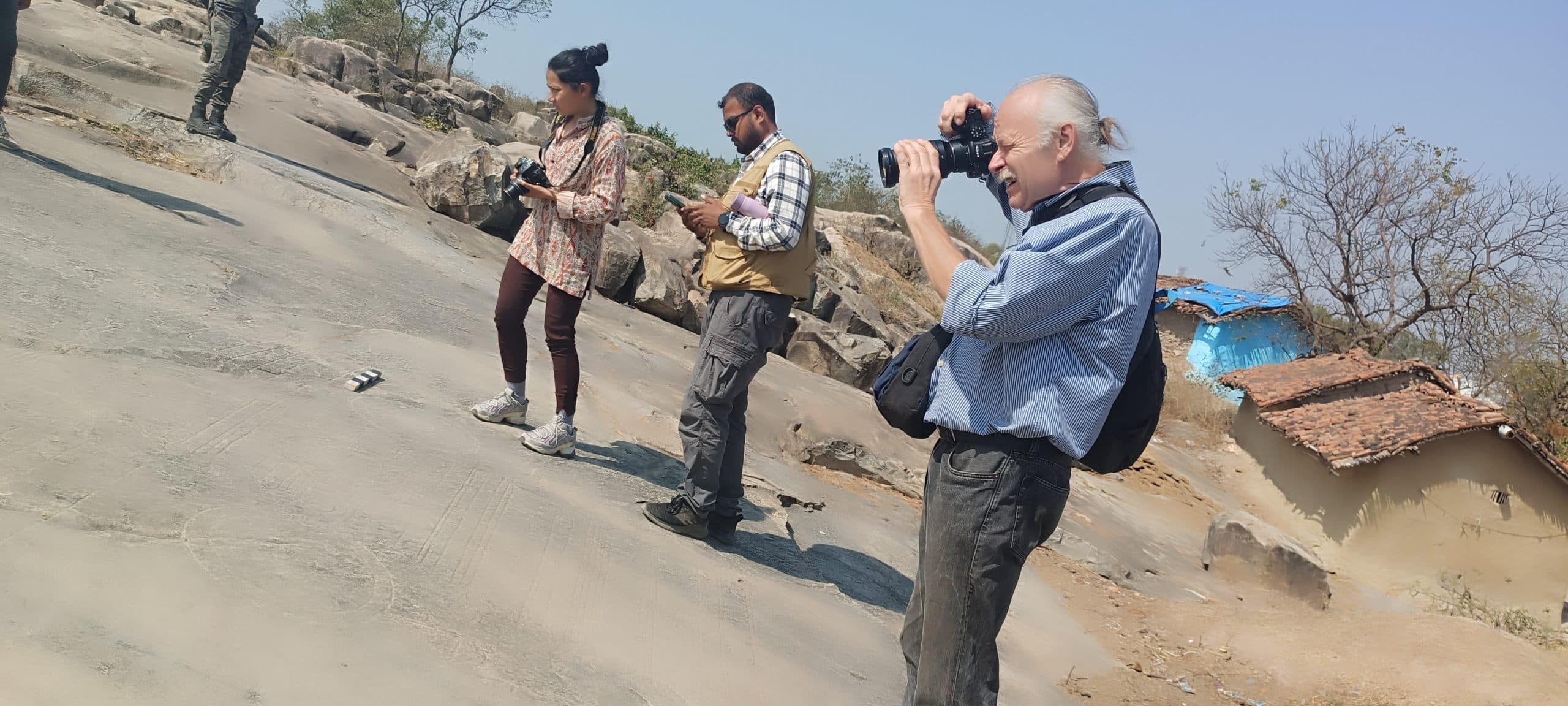 उरैन पहाड़ी पर शोध के लिए पहुंचे अमेरिकी प्रोफेसर