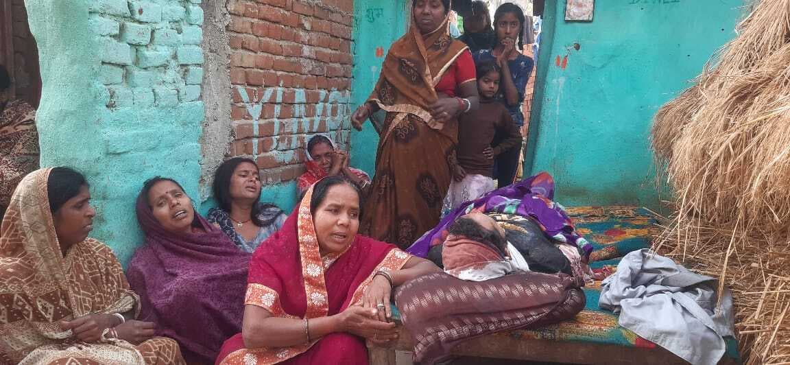 शादी समारोह से लौट रहे दो युवक की सड़क हादसे में मौत, परिजनों में कोहराम