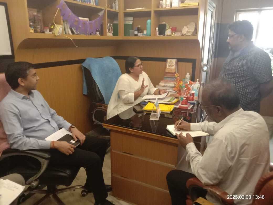 मानक के अनुसार अस्पतालों का करें संचालन : डीसी