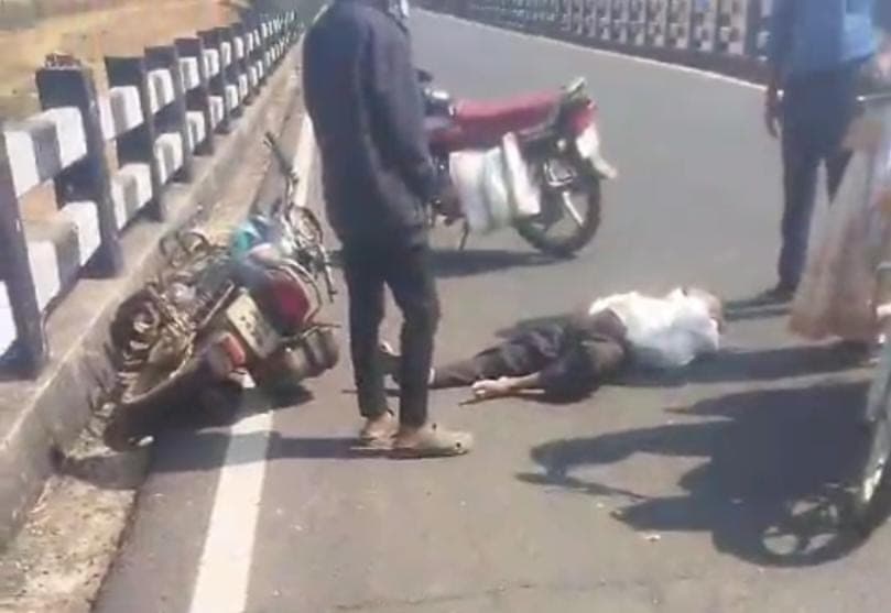 हादसा : हादसे में बाइक सवार वृद्धा समेत दो घायल, रेफर