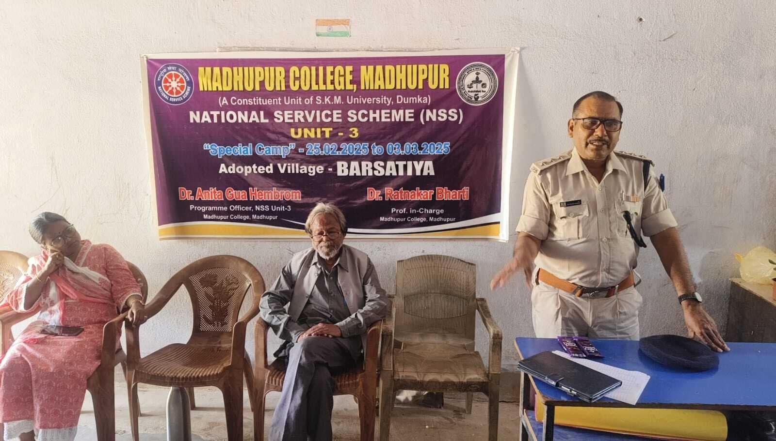 Deoghar news <bha>;</bha> एनएसएस के शिविर में शिक्षा, स्वच्छता और नशामुक्ति पर जोर, नुक्कड़ नाटक की दी प्रस्तुति