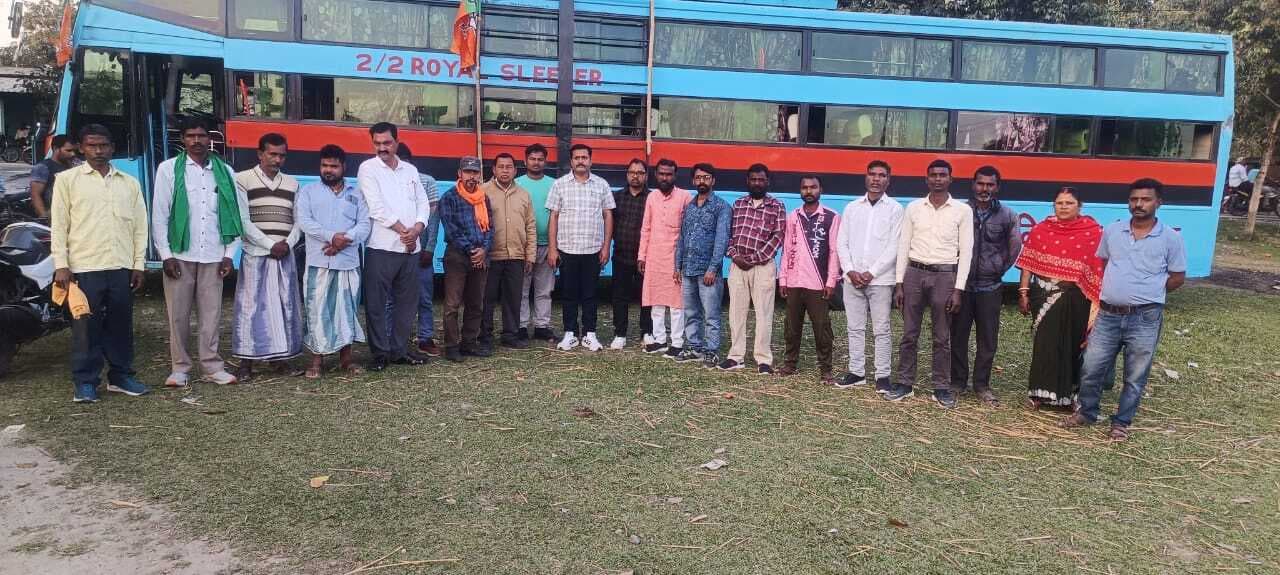 डा दिलीप जायसवाल की ताजपोशी में भाग लेने भाजपा कार्यकर्ताओं का जत्था पटना रवाना