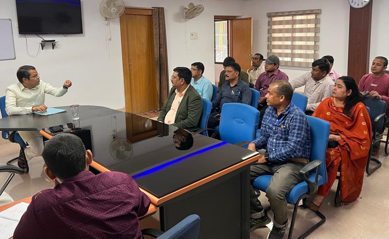 बैठक में नये अस्पतालों की घेराबंदी का लिया निर्णय