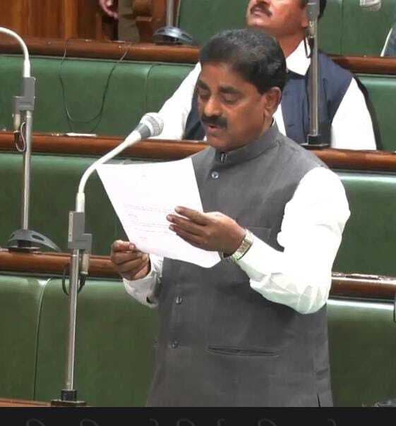 विधायक ने सदन में रखी पुनसिया में अस्पताल बनाने की  मांग