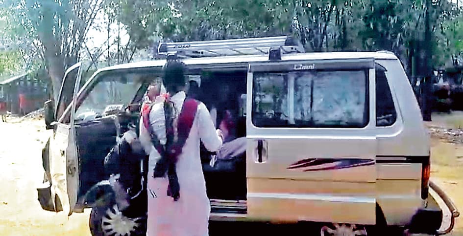 हाथी प्रभावित जंगलों में परीक्षा देने वाले छात्रों के लिए सुरक्षा व्यवस्था