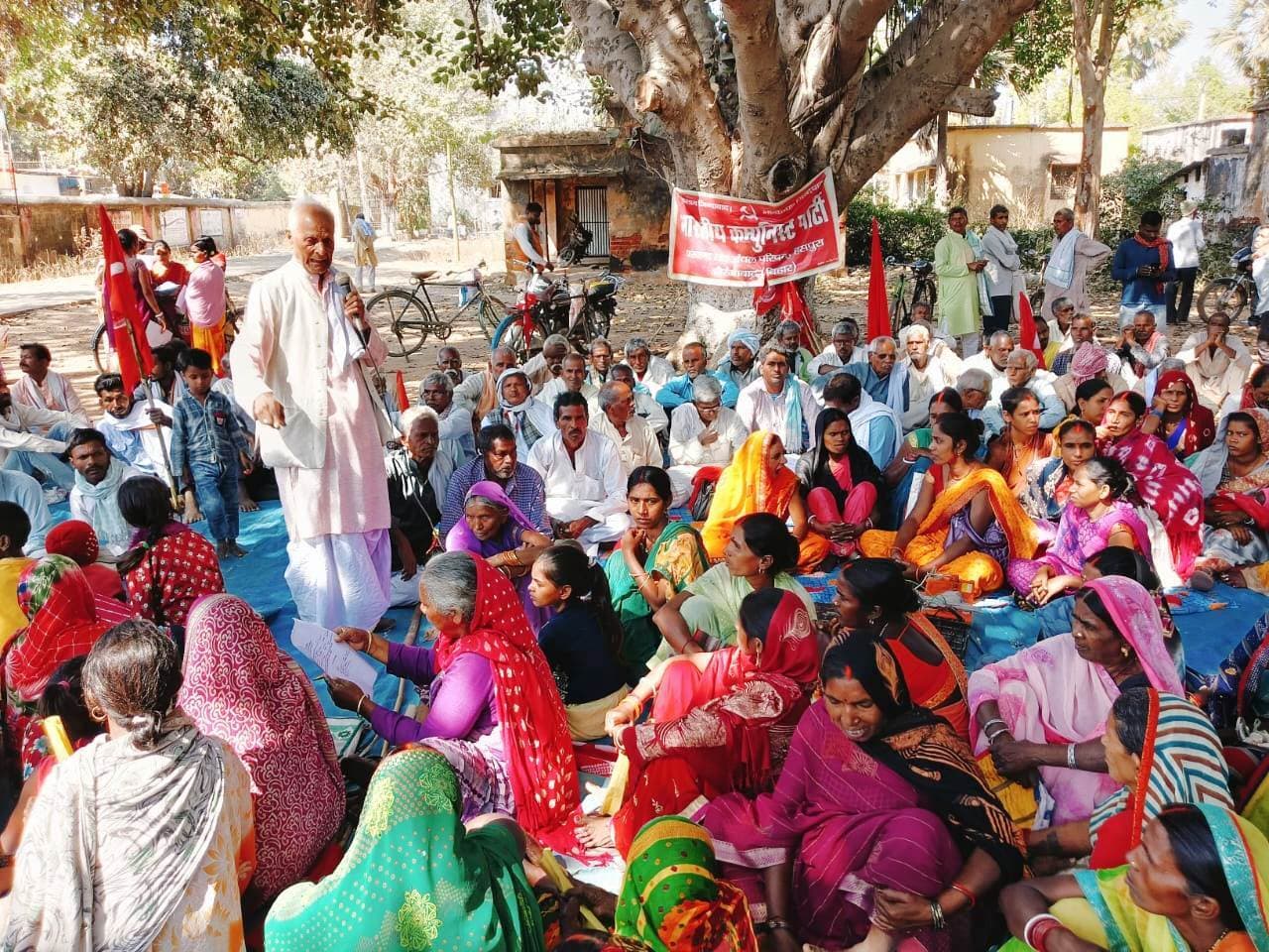 Aurangabad News : प्रखंड व अंचल कार्यालय पर भ्रष्टाचार के खिलाफ धरना-प्रदर्शन