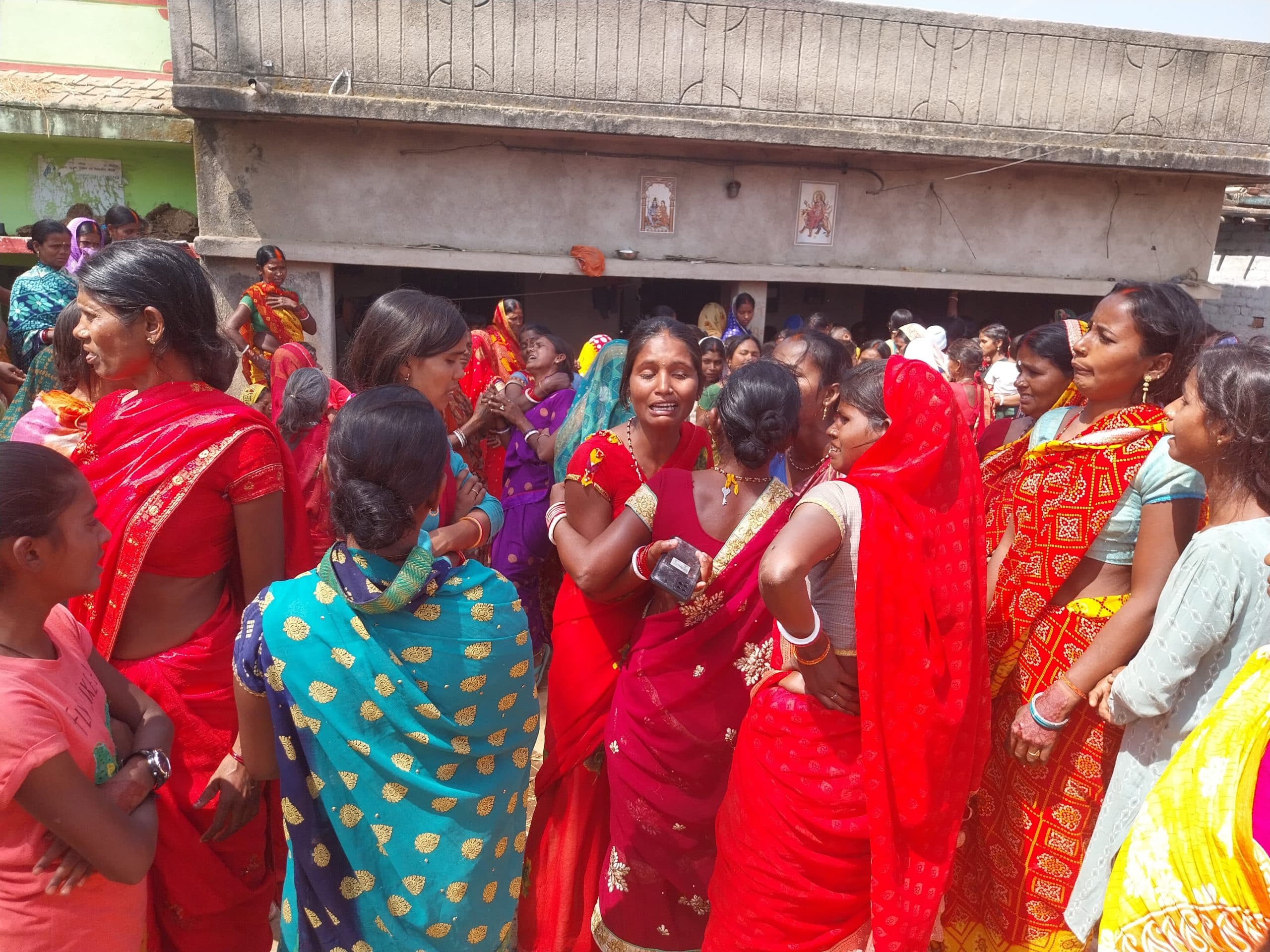 Giridih News :सड़क दुर्घटना में मृत युवक का शव पहुंचा गांव, पसरा मातम