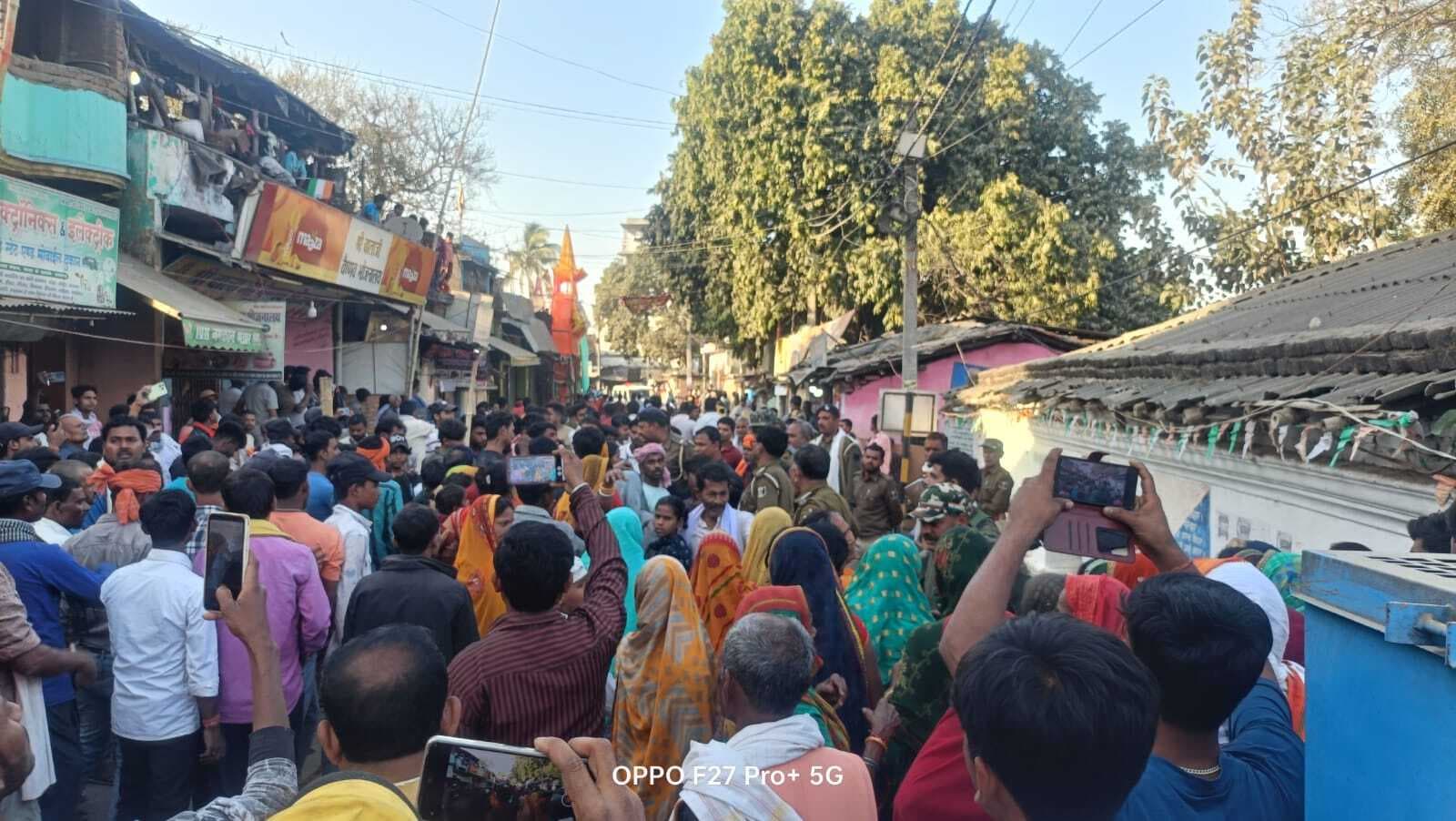 Darbhanga News: ट्रक की ठोकर से घायल अधेड़ की इलाज के दौरान मौत, आक्रोशित लोगों ने जाम की सड़क