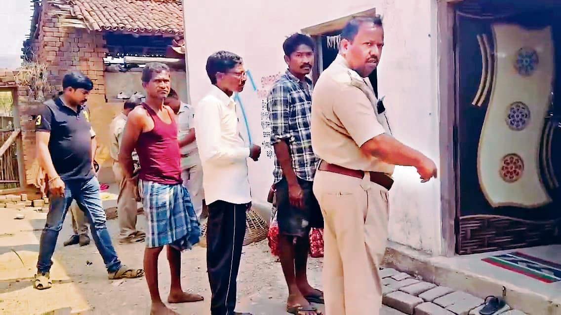 Sambalpur News: मारपीट करने से नाराज पत्नी ने कुल्हाड़ी से काटकर पति की हत्या की, गिरफ्तार