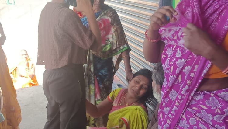 Dhanbad News: युवक की मौत, आठ घंटे निरसा-चिरकुंडा रोड जाम