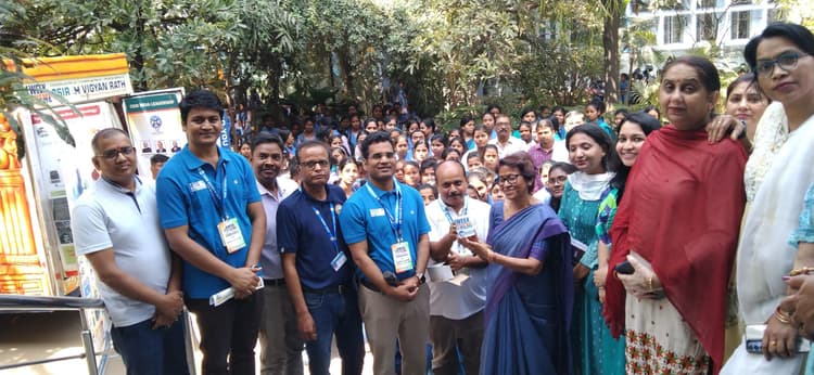 Dhanbad News : सीएसआइआर की प्रयोगशाला और अनुसंधानों से परिचित हुए छात्र