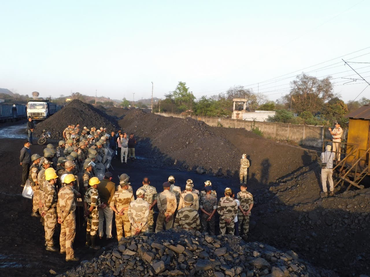 Bokaro News : जांरगडीह रेलवे साइडिंग में सीआइएसएफ ने किया संयुक्त मॉक ड्रिल