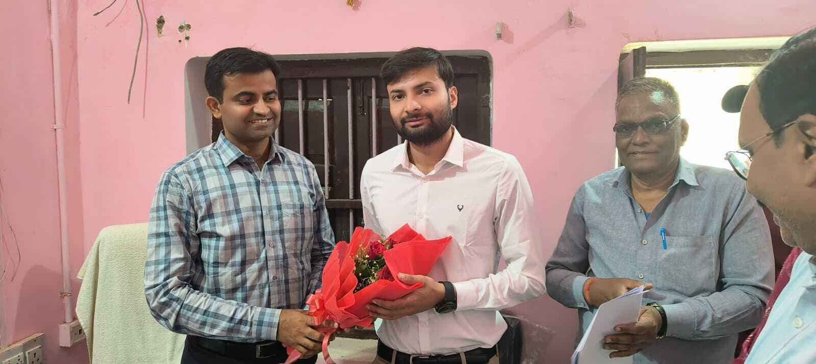 नगर पंचायत के कार्यपालक पदाधिकारी ने दिया योगदान