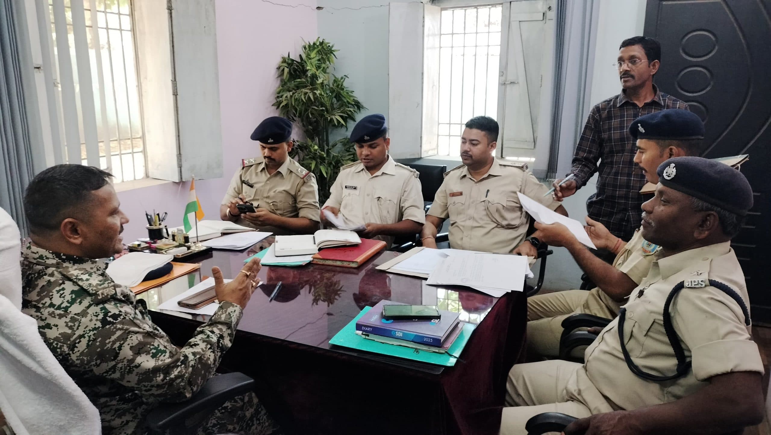 अंतरराज्यीय बदमाशों पर विशेष निगरानी रखें : एसडीपीओ