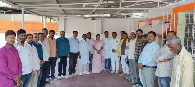 दिलीप जायसवाल के पुनः भाजपा प्रदेश अध्यक्ष बनने पर कार्यकर्ताओं में हर्ष