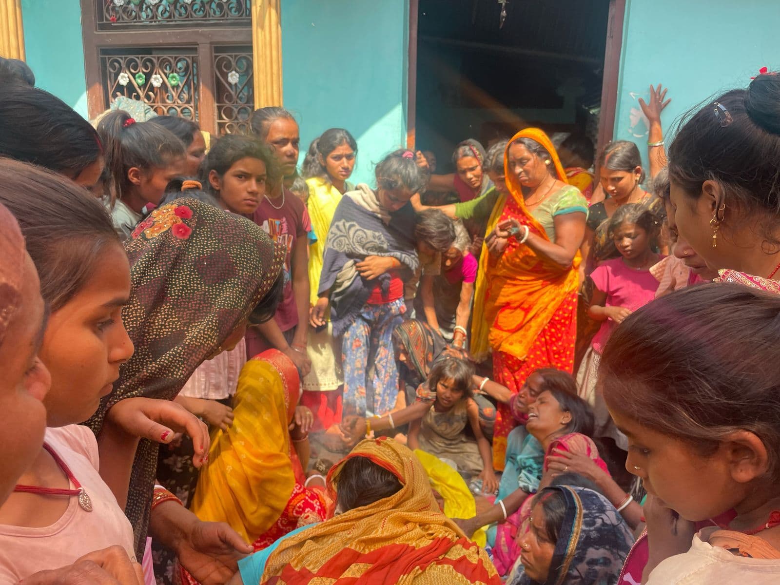 अपराधियों ने दूध व्यवसायी की गोली मारकर की हत्या, मकई के खेत में मिला शव