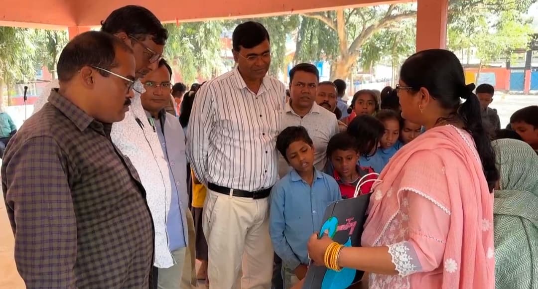 हसनगंज में संकुल स्तरीय टीएलएम मेला का किया गया आयोजन