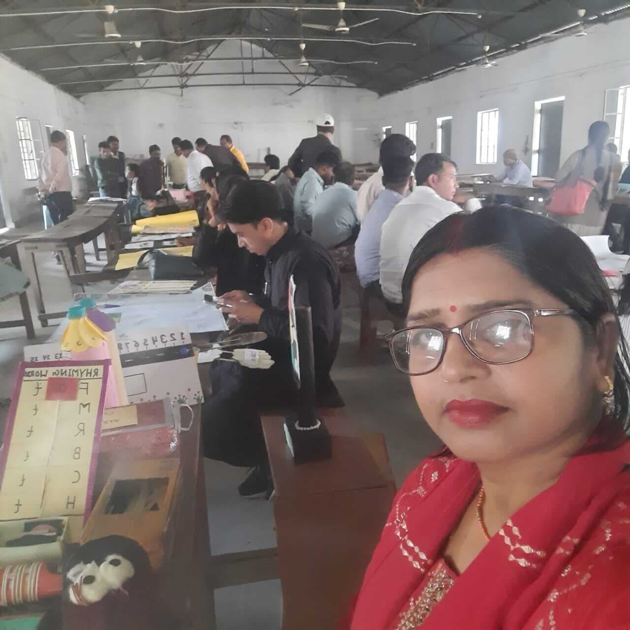 टीएलएम मेला में फुलवरिया की शिक्षिका रीता कुमारी ने प्राप्त किया प्रथम स्थान